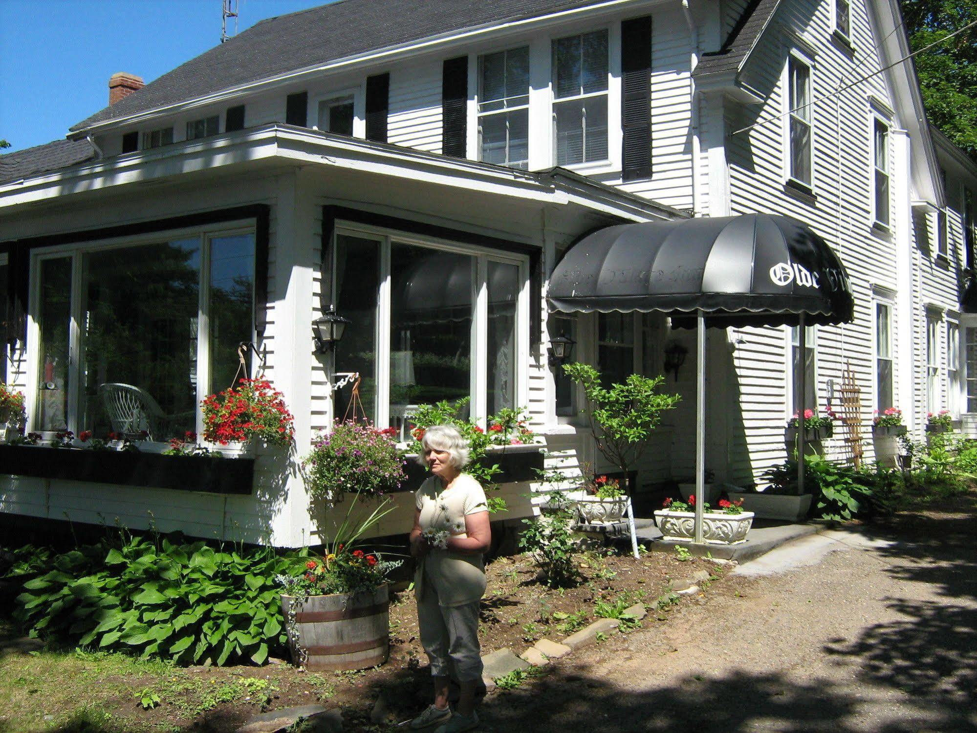 The Olde Village Inn Centreville  外观 照片